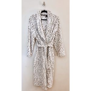 Snow Leopard Fleece Robe NWOT